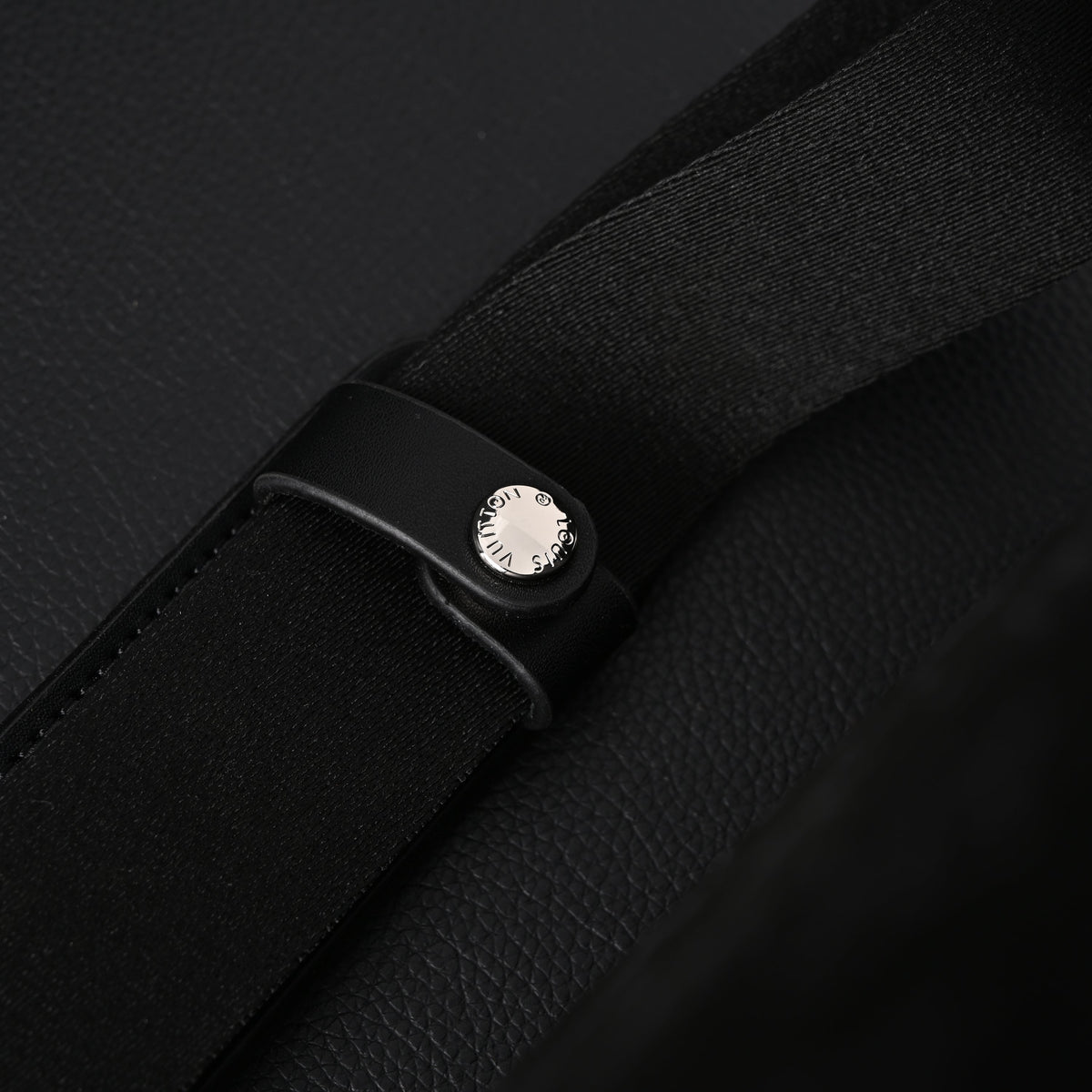 Louis Vuitton Messenger Bag – Monogram Eclipse Canvas